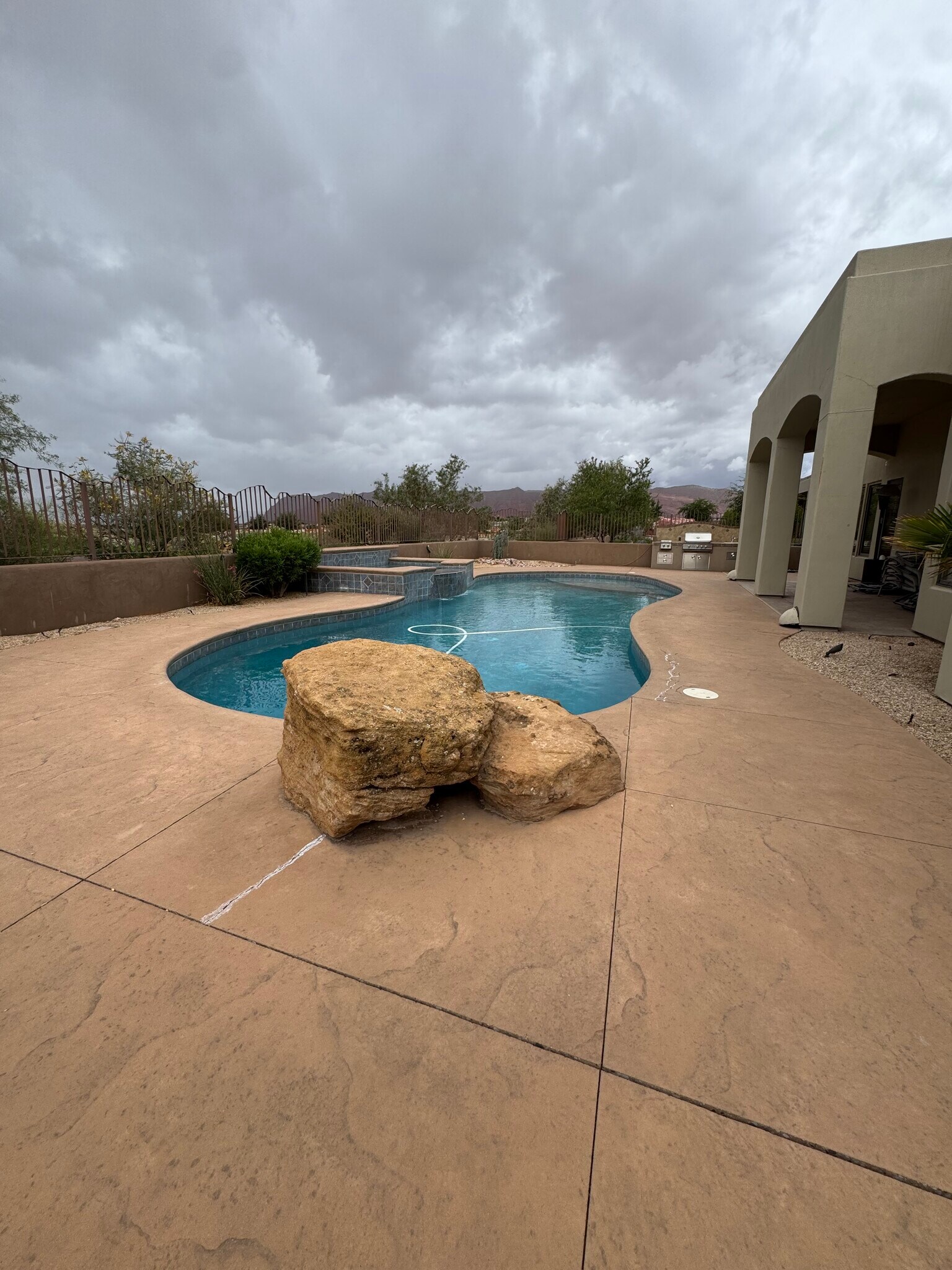 Building Photo - 1761 W Red Cloud Cir