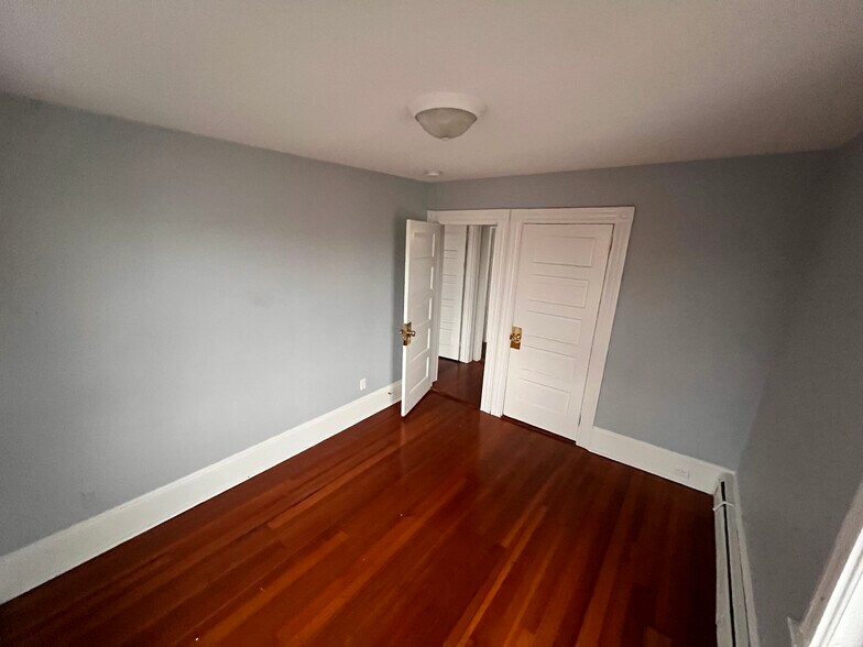 Bedroom 2 - 13 Forest Ave