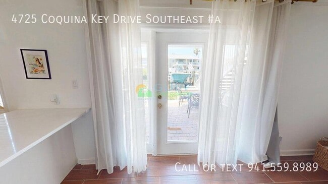 Building Photo - 4725 Coquina Key Dr SE