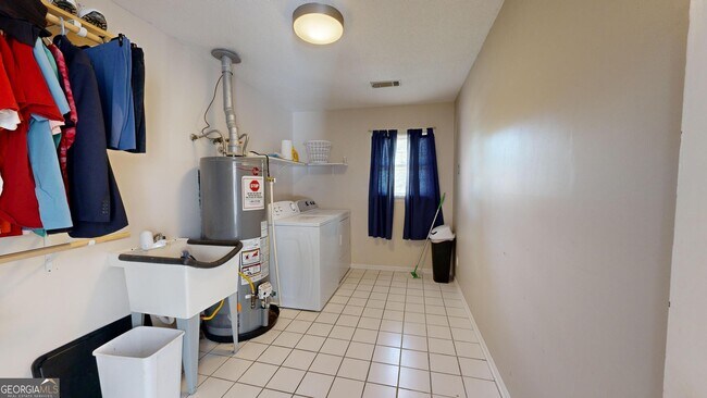 Building Photo - 1531 Dartmouth Ct