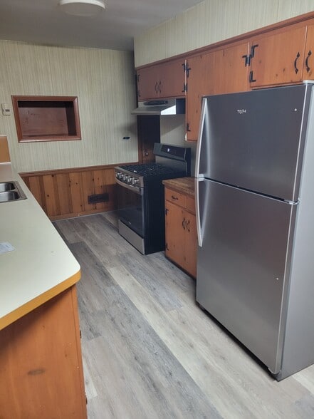 Building Photo - 2123 Eileen Rd