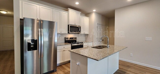 Building Photo - 336 Sinclair Ct