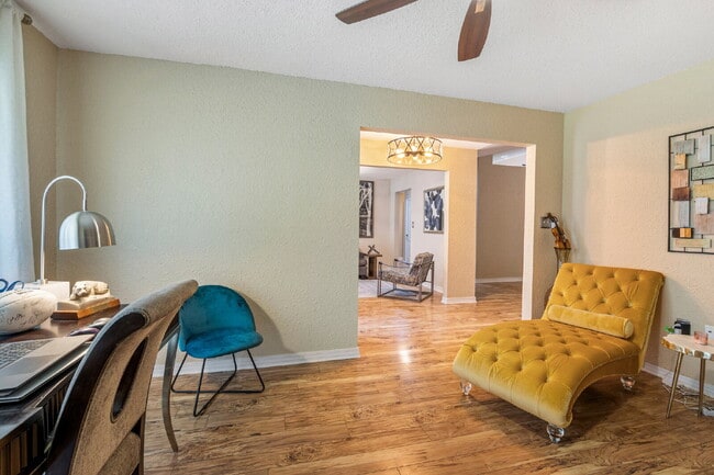 Building Photo - "Coastal Elegance Awaits: Spacious 4-Bed Oasis with Granite Touches on Shipwreck Road"