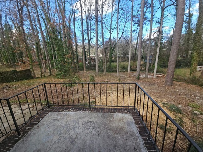 Building Photo - Renovated Classic - Upscale Brick Ranch on Basement