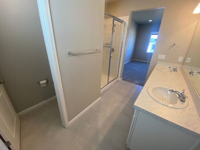 Building Photo - Fantastic Paired Home in Castle Rock