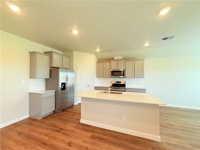 Building Photo - 1116 Zeus Dr