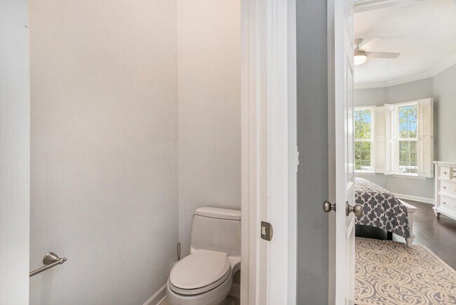 Building Photo - 200 N Ladd Ct