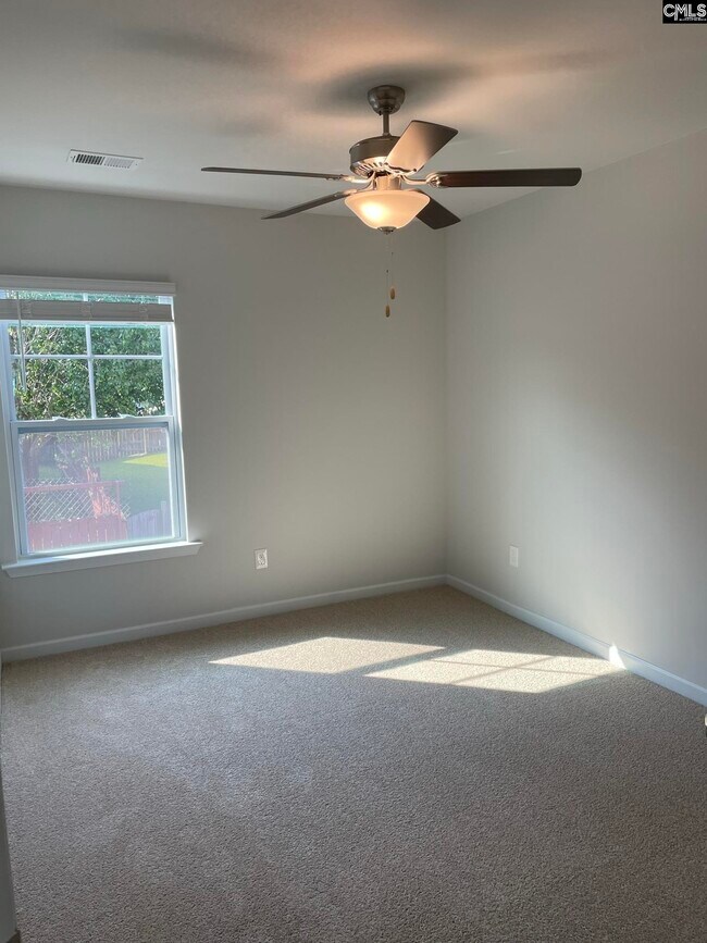 Building Photo - 336 Woodcock Dr