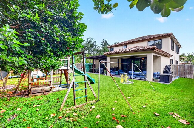 Building Photo - 9062 Gulf Cove Dr