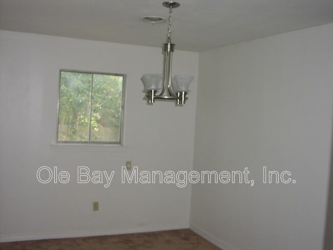 Building Photo - 5429 S Norden Dr