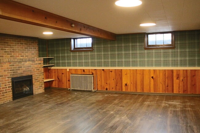 Building Photo - 7036 Willow Ln