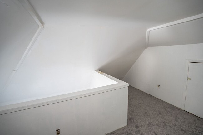 Building Photo - 919 Plum St