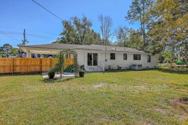 Building Photo - 702 N Palmetto St