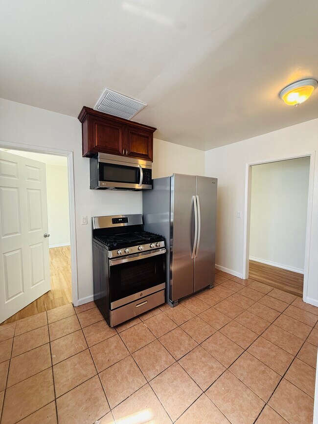 Building Photo - 818 Shenandoah St