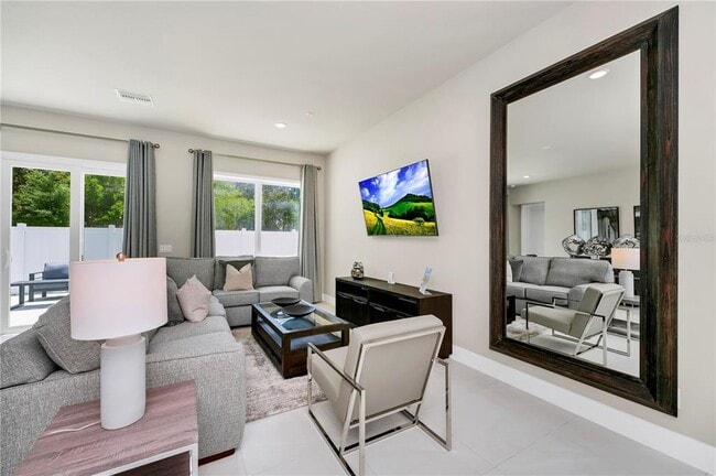 Building Photo - 7740 Sandy Ridge Dr