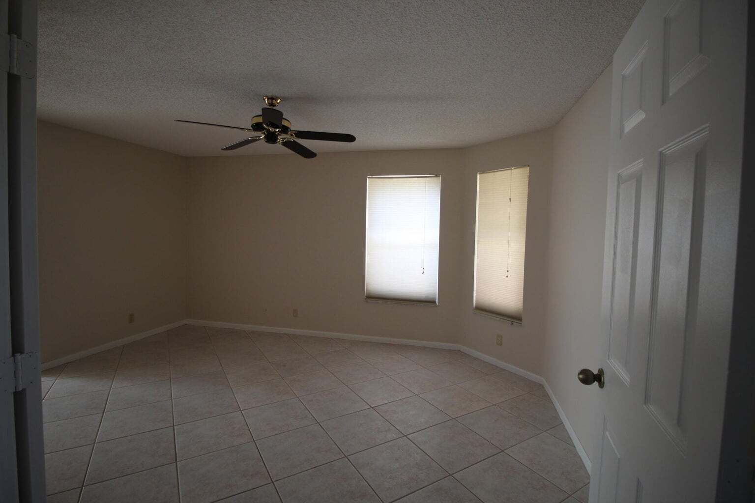 Building Photo - 7342 Pinewalk Dr S