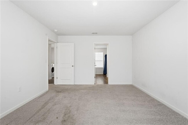 Building Photo - 564 Pemberton St