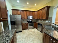 Building Photo - Modern 3 bedroom Condo with elevator acces...