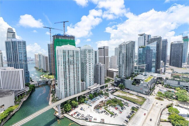 Building Photo - 350 S Miami Ave