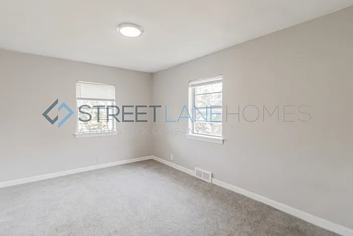 Building Photo - 6949 Pasadena Blvd