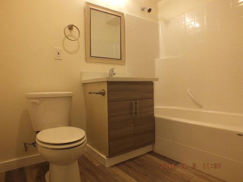 Building Photo - 12544 15th Ave NE