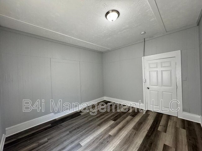 Building Photo - 407 Circus St