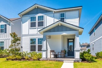 Building Photo - Waterfront Living in Wildlight! 4 bed - 3 bath