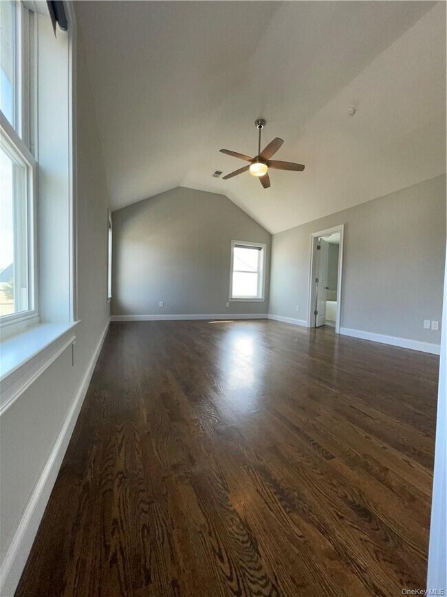 Building Photo - 88 Stratford Dr