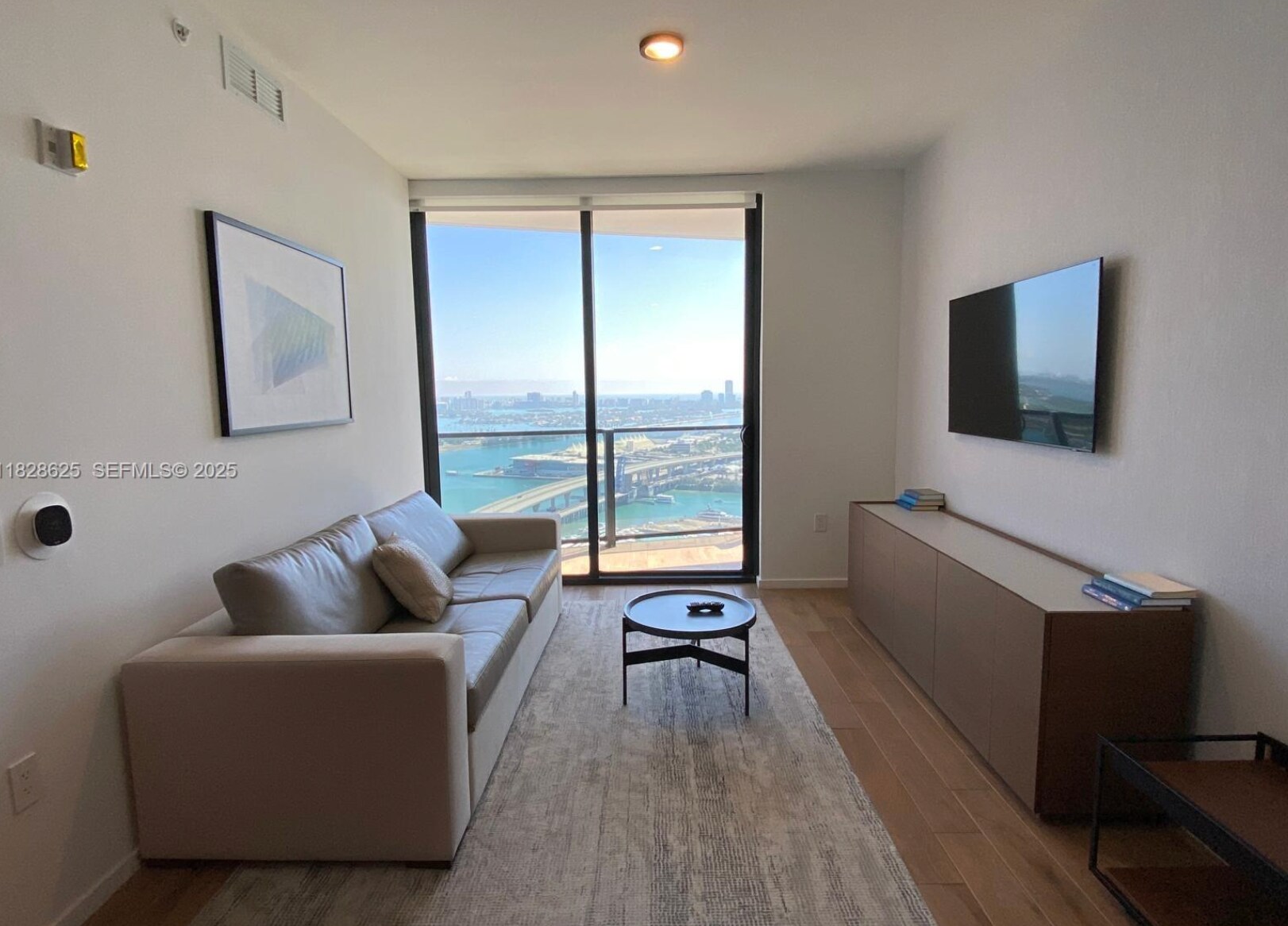 Building Photo - 398 NE 5th St