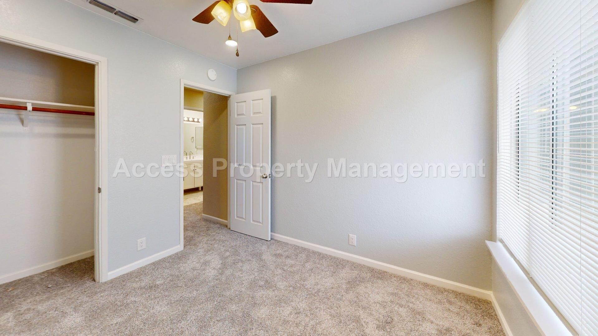 Building Photo - 3728 Terneuzen Ave