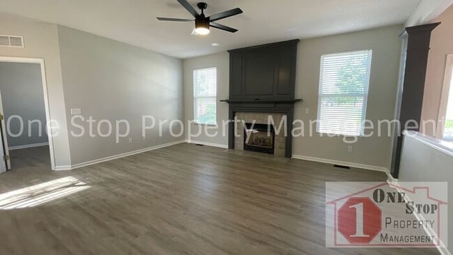 Building Photo - Luxury 5 bedroom, 4 bathroom Home Availabl...