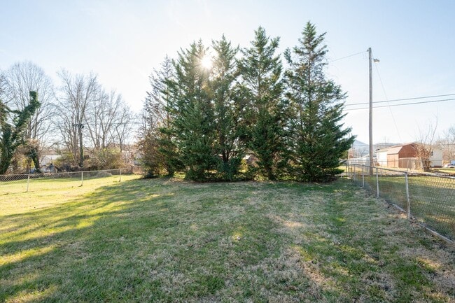 Building Photo - 2 bed/1 bath site built home