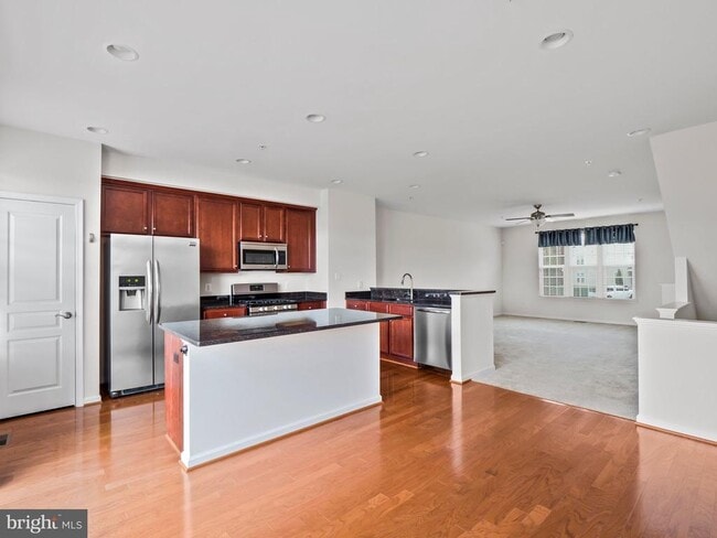 Building Photo - 43824 Royal Fern Ln