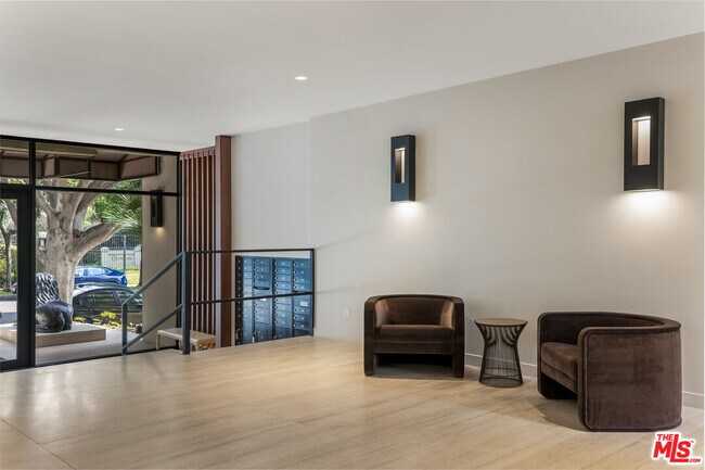 Building Photo - 949 Kings Rd