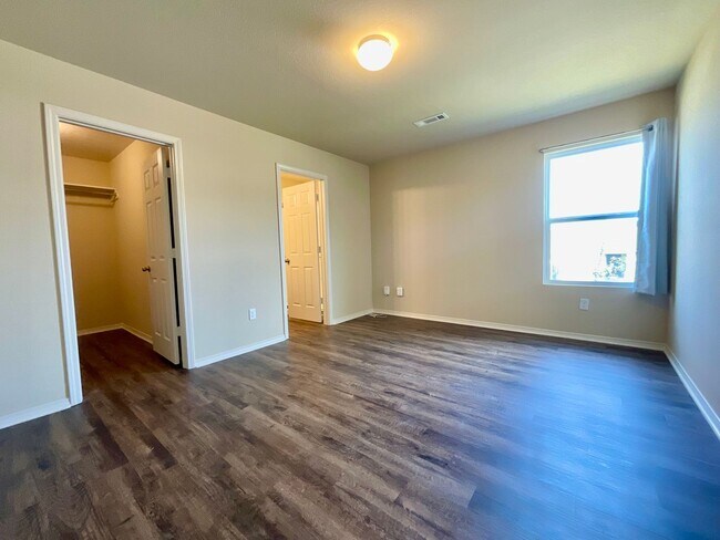 Building Photo - 4401 Olympic Dr