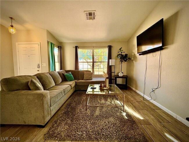 Building Photo - 2033 Riderwood Ave