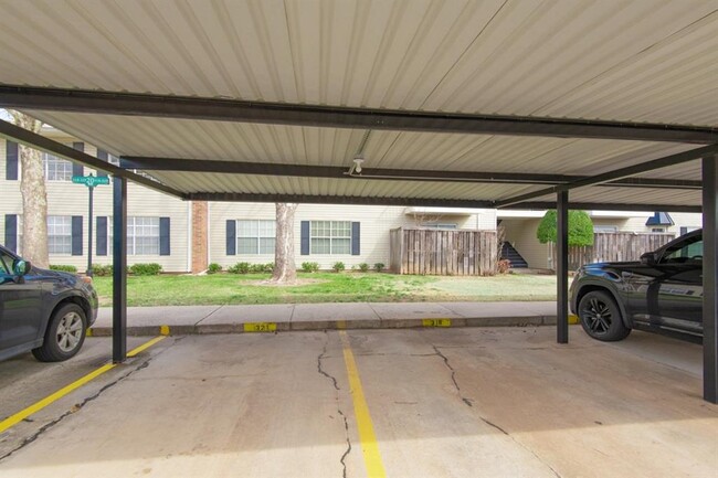 Building Photo - 3200 W Britton Rd