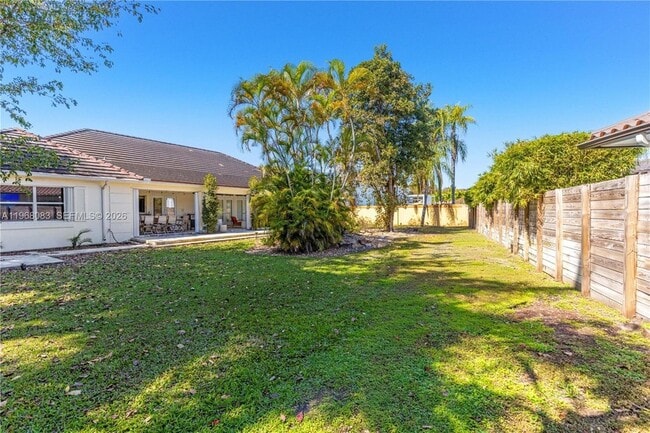 Building Photo - 5253 NW 94th Doral Pl