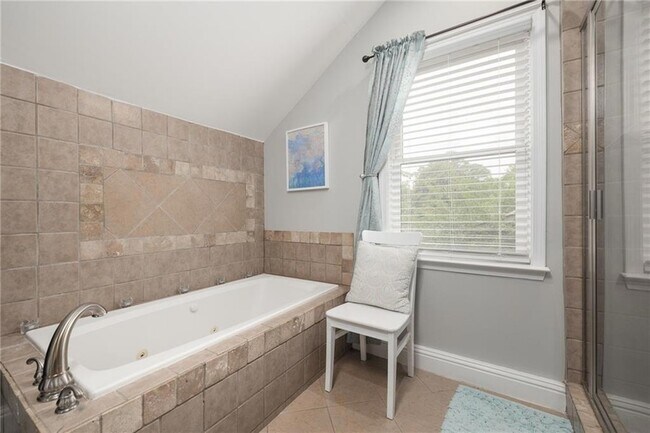 Building Photo - 365 S Howard St SE