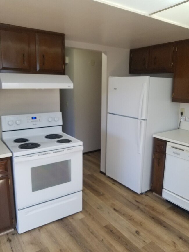 Building Photo - Estes Triplex