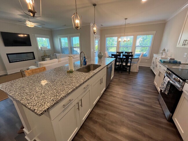 Building Photo - 7404 Springwater Dr
