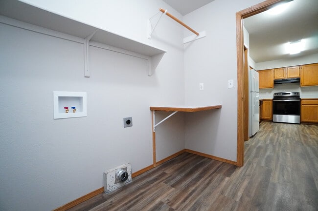 Building Photo - 79 E 2nd St N