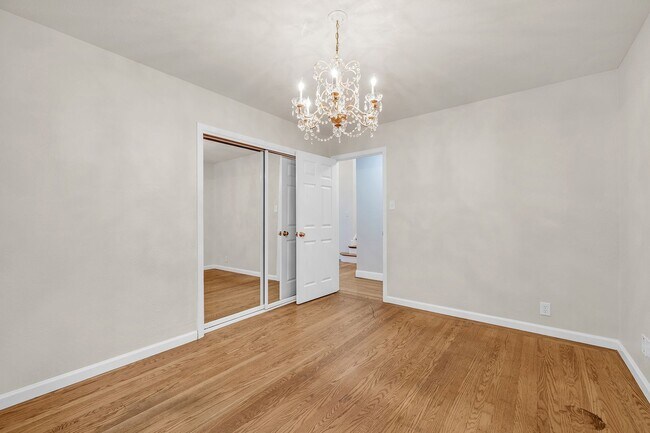 Building Photo - Stunning San Carlos 5 bedroom 4 bathroom H...