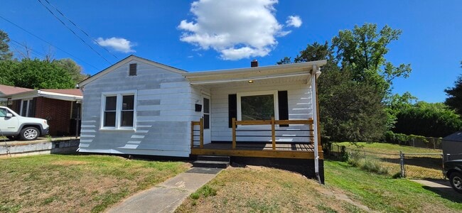Building Photo - 1105 Pennton Ave SW