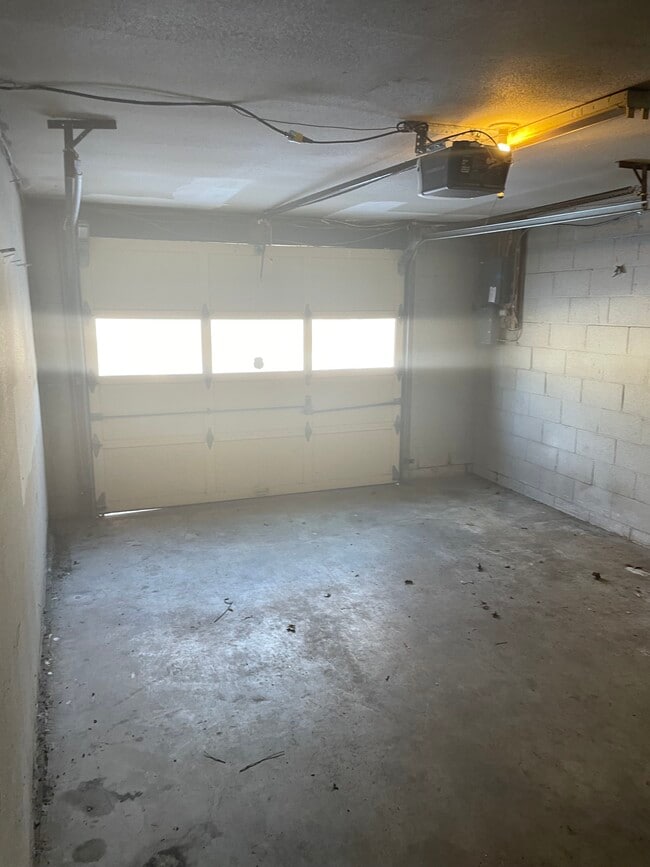 Building Photo - 4555 E 4th St