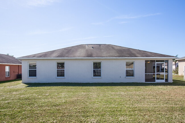 Building Photo - 1620 Totem Pole Way