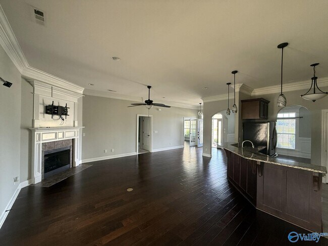 Building Photo - 219 Woodgrove Dr