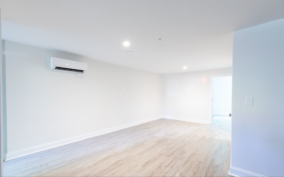 Building Photo - 701 8th St NE