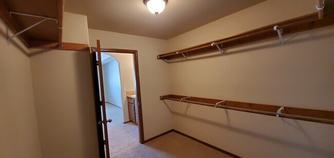 Building Photo - Beautiful 3 Bedroom Home in Fieldstone Nei...