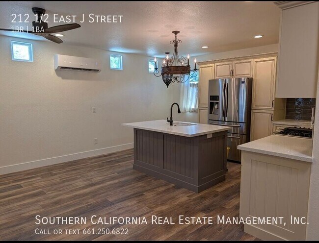 Building Photo - 212 1/2 East J Street-